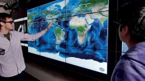 Interaktive LCD-Videowand mit Multi-Touch Das Clarity® Matrix® MultiTouch LCD-Videowandsystem ist eine Touchscreen-Videowand mit ultraflachem Profil, die sich ideal für öffentliche Bereiche oder Kollaborationen eignet